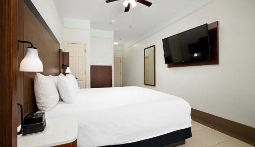 Standard King Room