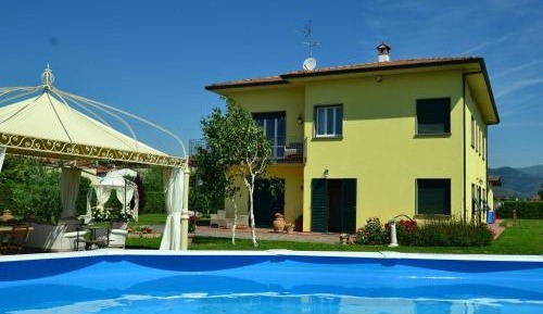 Three-Bedroom Holiday Home 