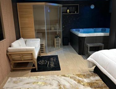 Deluxe Double Studio