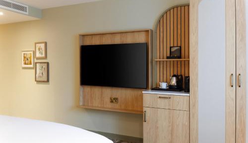 King Guest Room - Accessible