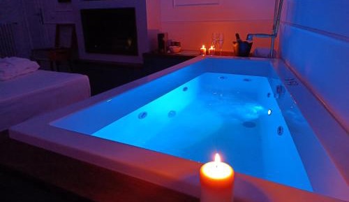 King Room with Spa Bath