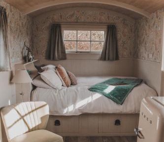 Queen Room with Garden View