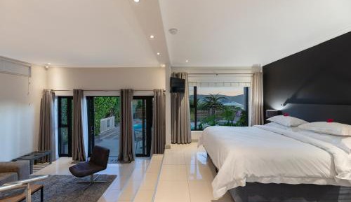 Deluxe Double or Twin Room with Lake View