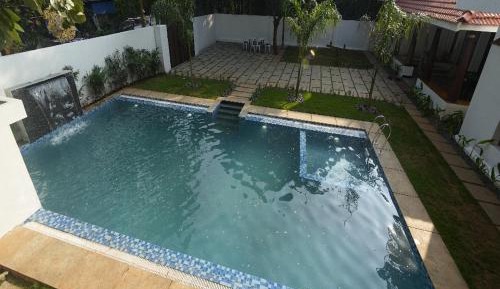 Double Room with Pool View