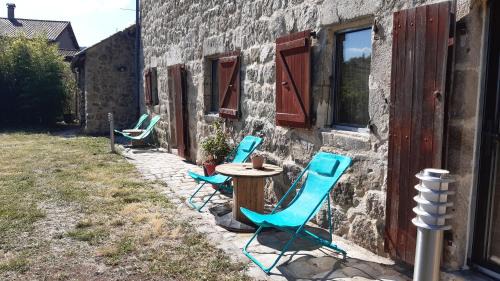 Deluxe Room (2 Adults + 1 Child)
