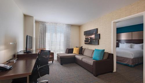 One-Bedroom King Suite with Sofa Bed - Hearing Accessible