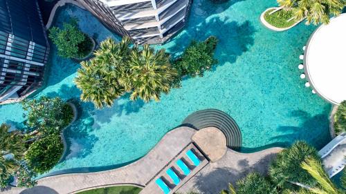 Deluxe Room, Larger Guest room, 1 King, Lagoon view