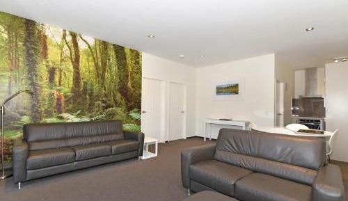 Deluxe Two-Bedroom Apartment (5 Adults)