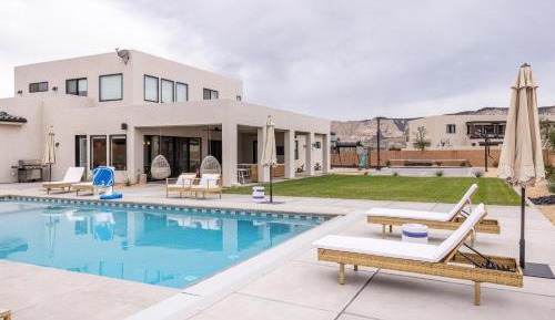 Seven-Bedroom Holiday Home