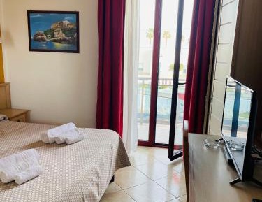 Double Room with Balcony and Sea View