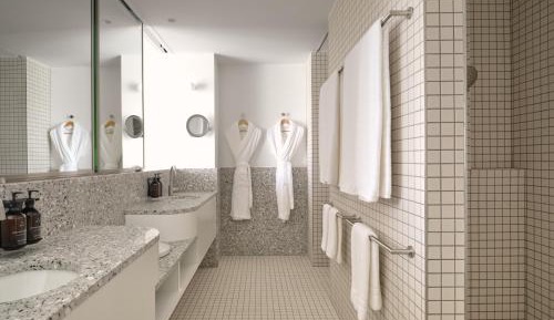 Corner Suite
