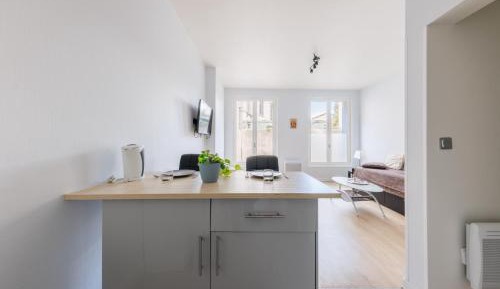 Studio with Sofa Bed