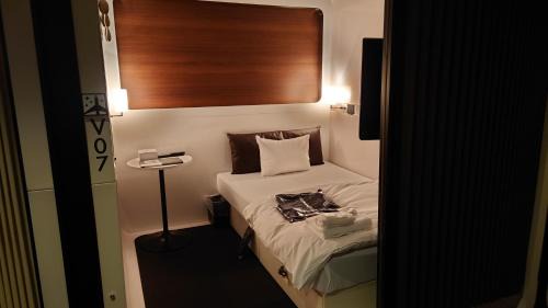 First Class Cabin - Male Only