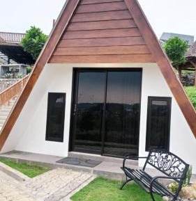 Studio with Garden View