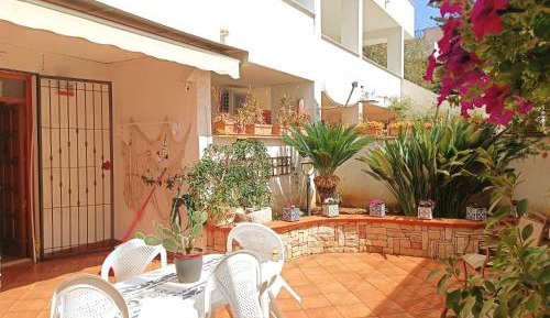 Apartment with Garden View