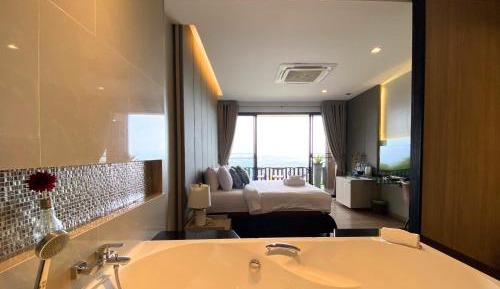 King Room with Spa Bath