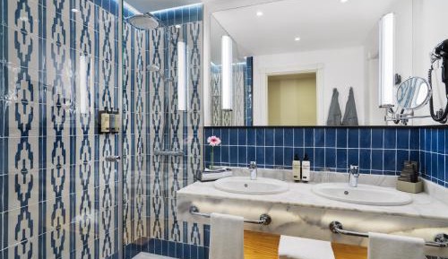 Privilege Room (3 Adults)