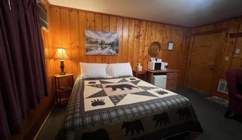 Deluxe Queen Room