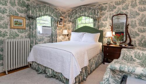 Queen Room