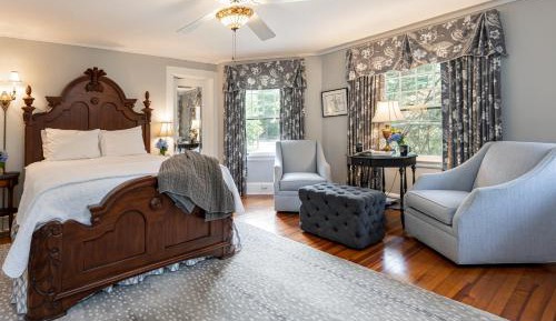 Deluxe Queen Room