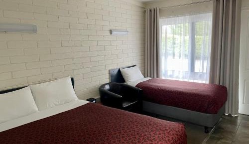 Queen Room with Extra bed