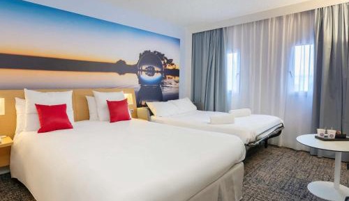 Executive Room with One Double Bed and One Sofa