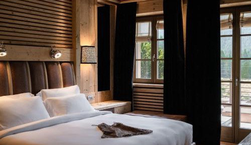 Suite with Hot Tub