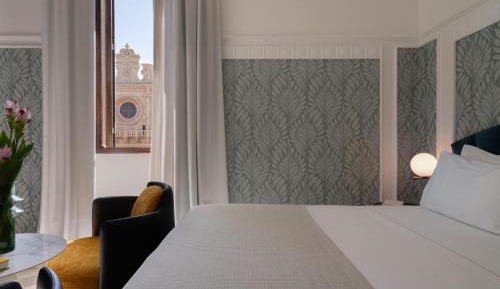 Deluxe Double Room with City View