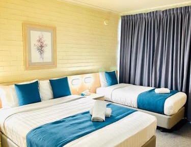 Double or Twin Room with Pool View