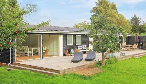 Three-Bedroom Holiday Home 