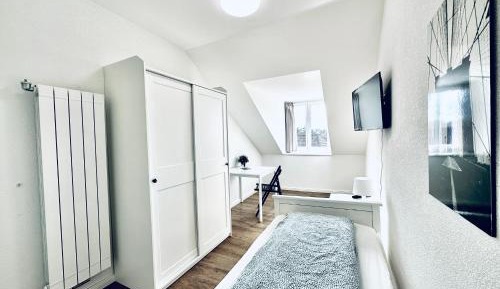Single Room with Shared Bathroom