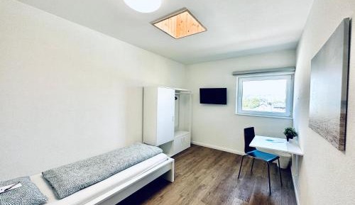 Single Room with Shared Bathroom