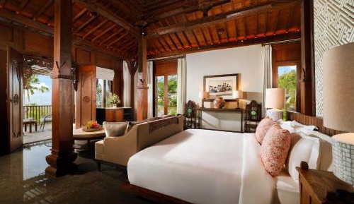 Ten-Bedroom Villa with Private Pool