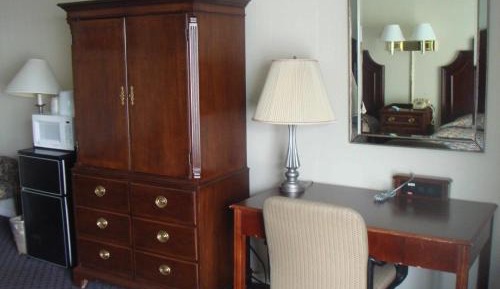 Standard King Room - Non-Smoking 