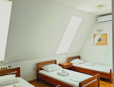 Comfort Triple Room with Shower