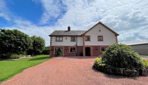 Seven-Bedroom House
