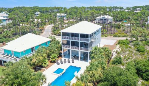Four-Bedroom Holiday Home