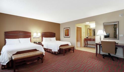 Queen Studio Suite with Two Queen Beds - Non-Smoking