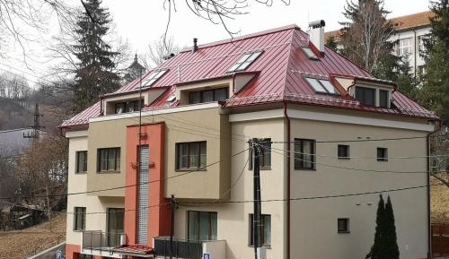 One-Bedroom Apartment with Terrace