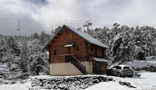 Chalet (8 Adults)