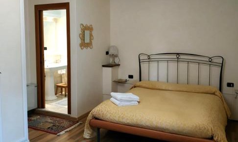 Deluxe Double Room (2 Adults + 1 Child)