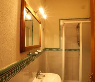 Large One-Bedroom Apartment (4 Adults)