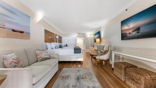 Queen Room with Two Queen Beds and Ocean View