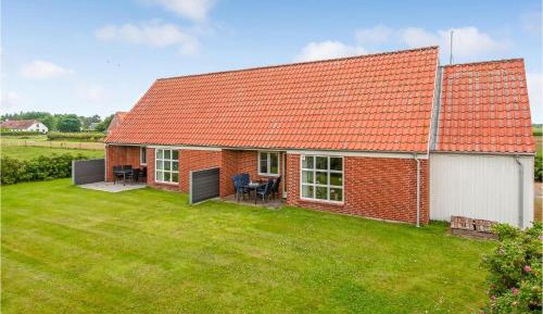 One-Bedroom Holiday Home