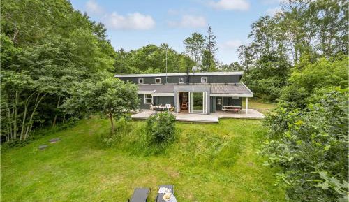Four-Bedroom Holiday Home