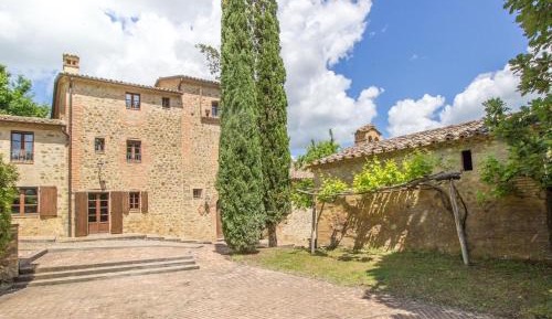 Three-Bedroom Holiday Home 