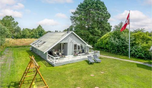 Three-Bedroom Holiday Home 