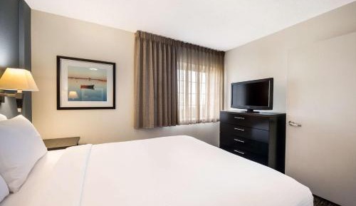 Queen Studio Suite