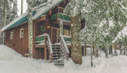 Three-Bedroom Holiday Home 