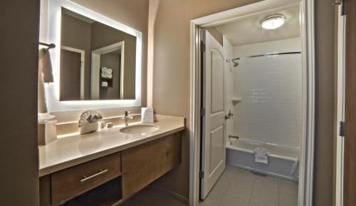 King Studio Suite